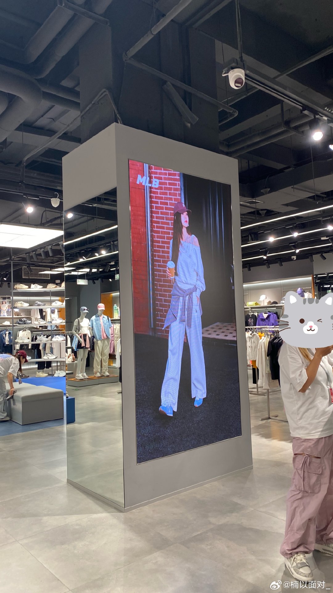 #章若楠##冒个泡#偶遇老婆酱(*≧ω≦)！实在是太美了啊啊啊啊！​