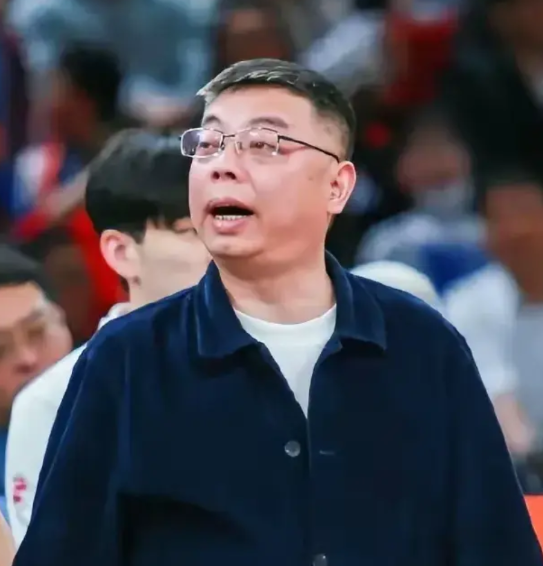只要<em>方俊</em>一直坐在浙江稠州银行总经理的位子上，那么就永远不可能夺取冠军。王世龙执教