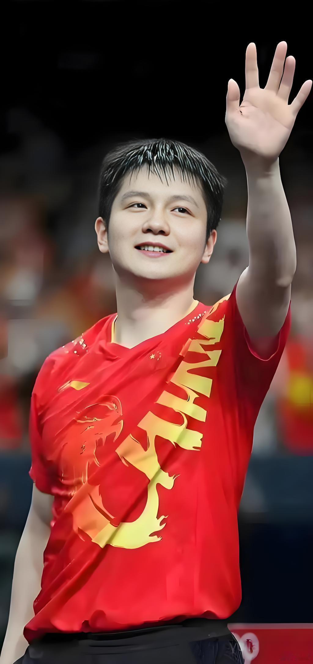 我就是喜欢樊振东。喜欢他身陷逆境时的百折不挠。巴黎奥运会上，他单枪匹马独守