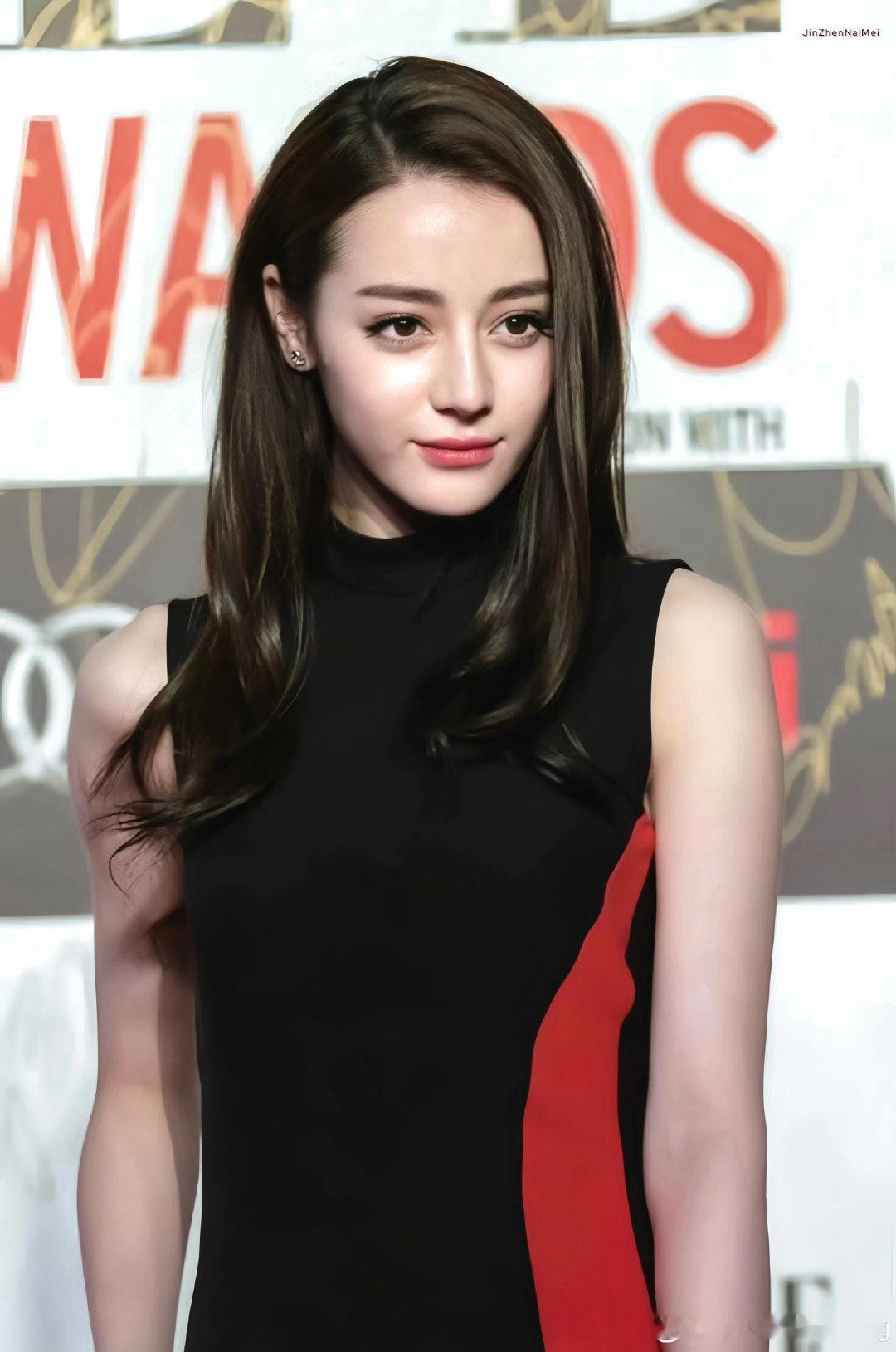 #周星驰功夫女足暑期档票房登顶#功夫女足伟大。功夫女足没上之前每天大盘4千万都没有，功夫女足上映第一