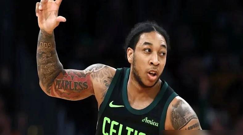 再不转正，季后赛你都见不到他！火箭队这操作真绝了。他们把双向合同球员戴维森转