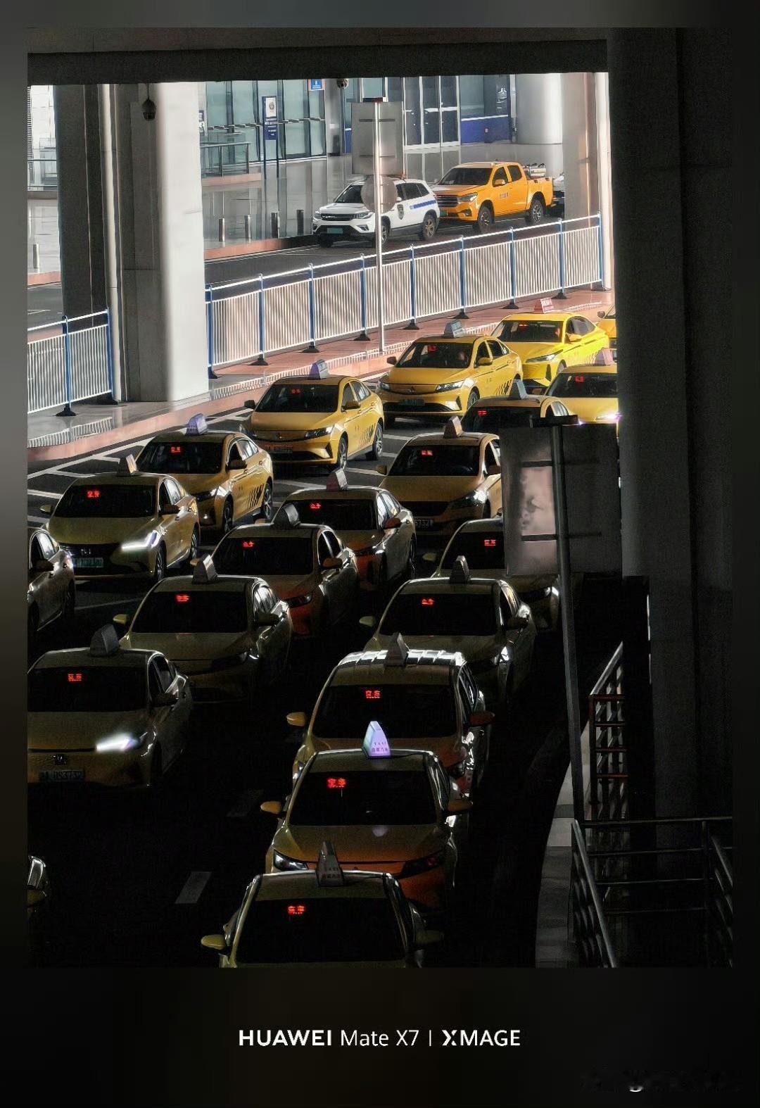 来重庆出差，明天去看AITO问界100万辆下线，这几年问界发展真的太快了，一转眼