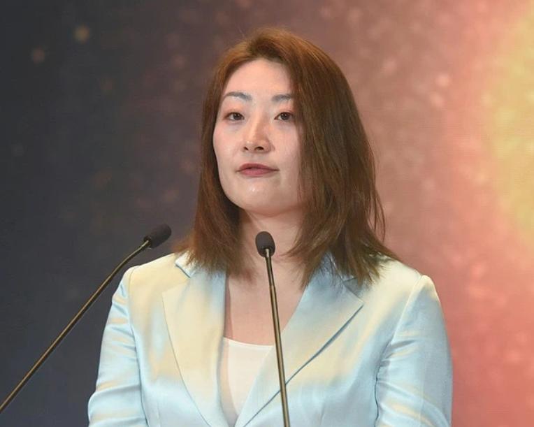 王树兰和施幼珍没有想过和宗馥莉争夺遗产，杜建英和宗泽后想把继承人变成自己的提款机