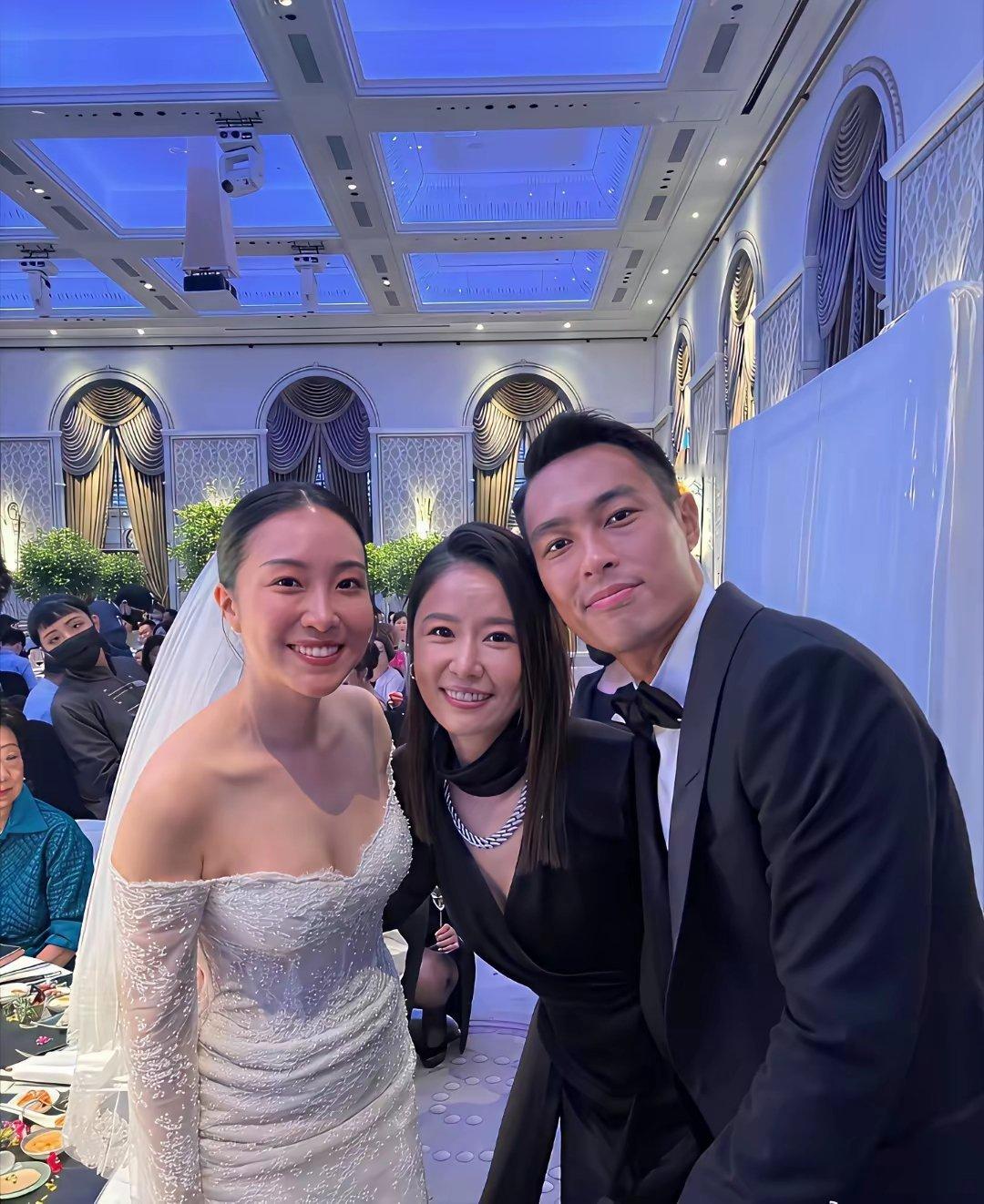 林心如这就不厚道了吧，居然比新娘还美