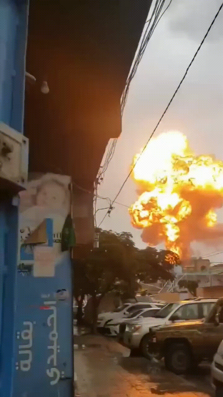 【以色列空袭胡塞武装控制区】8月22日，胡塞武装动用一枚“巴勒斯坦2”