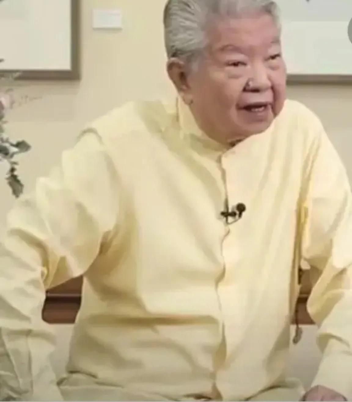 吃了吃了，玩也玩了，“名利双收”，对83岁的蔡澜来说，死也值了！