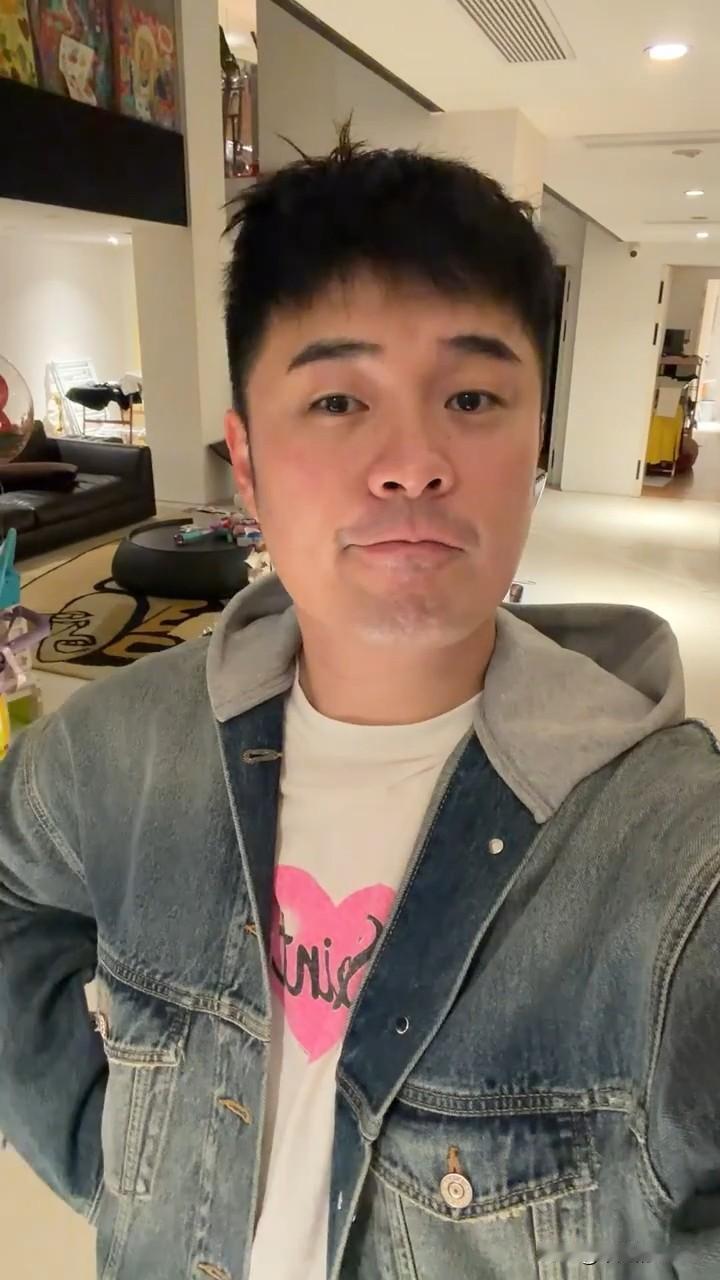 12月25日，陈赫更新40岁庆生vlog，并配文“为了圣诞而留的库存视频”。