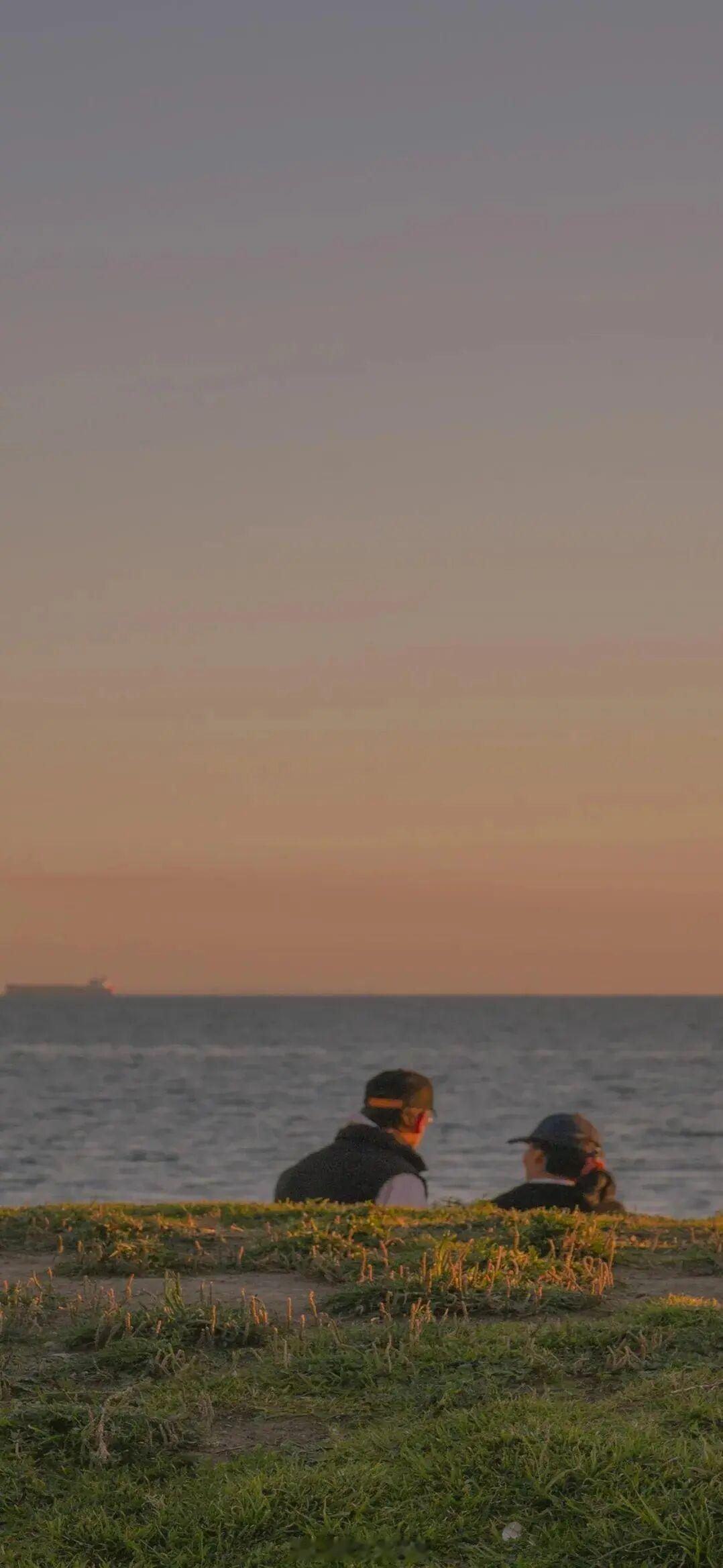 你是我遥不可及的一场幻想，希望你一生被爱，轻狂坦荡，永远正直。——应橙《告白》晚