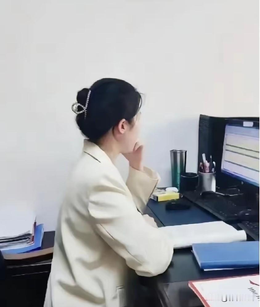 机关单位的大龄未婚女青年为什么多？其实那是因为她们眼光太高造成的。我的一位本家