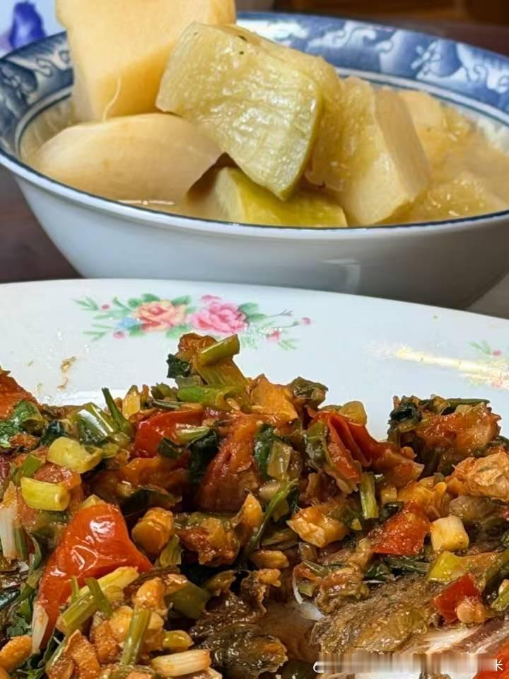 周深存一个领导初一吃的《萝卜炖萝卜》因为他不爱吃所以爸爸连肉都不放了万年不变的