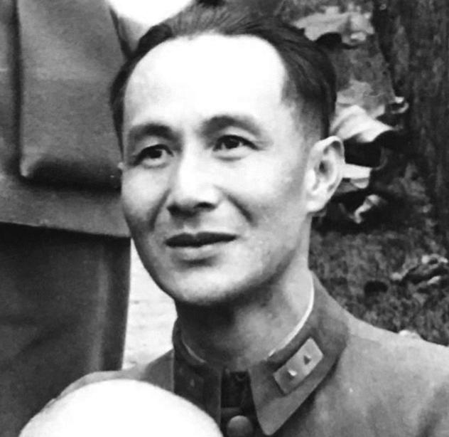1948年，区寿年被俘，粟裕和他聊家常，21年前，两人一个营长，一个班长，如今见