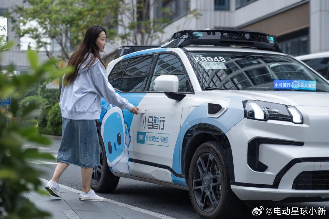 小马智行已正式向如祺出行交付100辆第七代自动驾驶出租车车队。该车型基于广汽