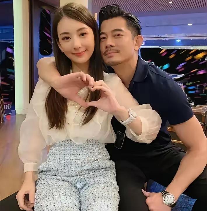 为什么方媛一个小模特，竟然能把郭天王给收了？咱们郭天王又是怎么想的？这些年看