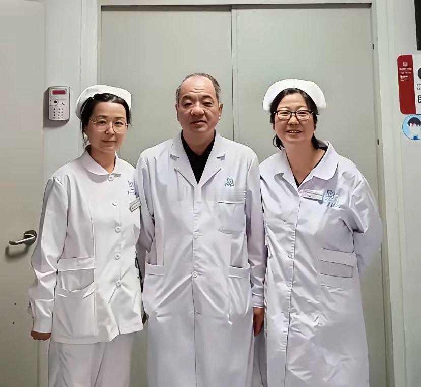 时间真可怕，主任的两个角都磨没了