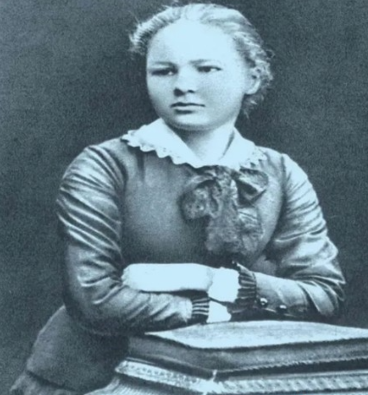 1911年，45岁的居里夫人写给郎之万的情书被曝光。在信中，居里夫人流露出对性的