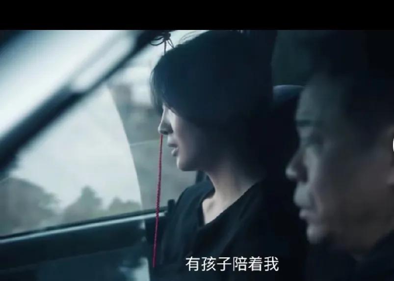 9.《扫毒风暴》。卢天赐虽然不幸，但他不是坏孩子。他对媳妇那是真好。所以，黄玲玲