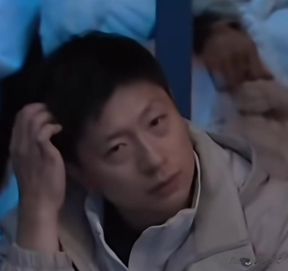 我仔细观察了，男乒决赛时各方队员教练们的表情。当梁靖昆进入逆转模式时，大家几乎