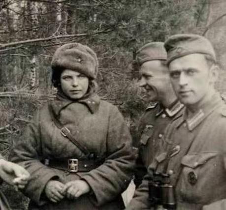 苏联女兵是如何报复德军战俘的？最后的两级反转，令人不可思议你是不是也觉得，