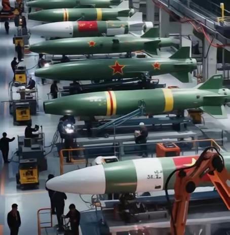 中国军工现在让外界最紧张的，不是新装备铺天盖地的生产速度，而是这些装备已经开始投