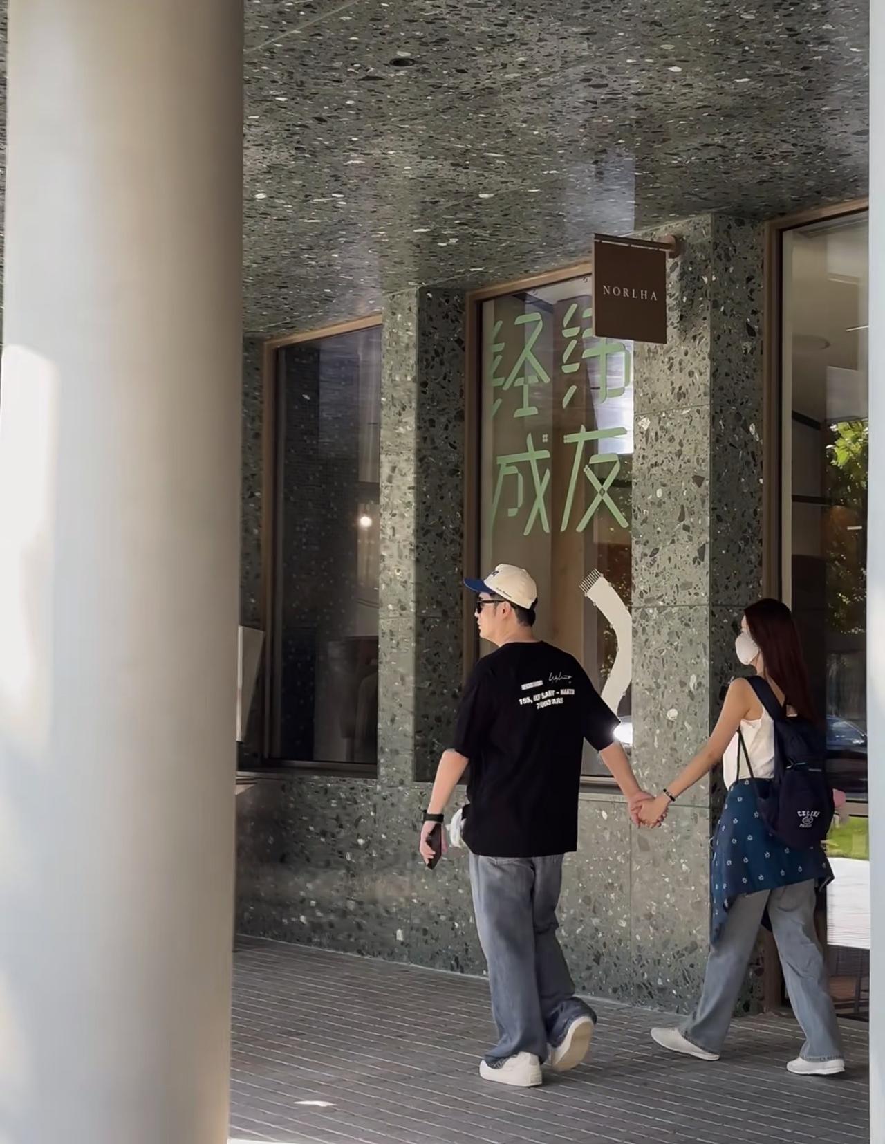 陈赫与张子萱感情也太好了，他们现在的生活很滋润。正值孩子马上放暑假，他们两口