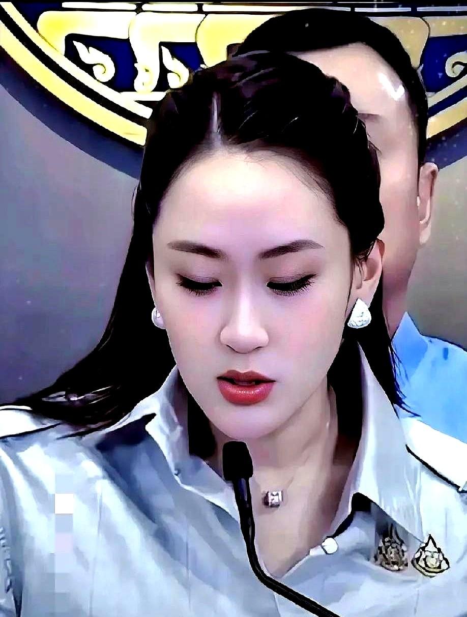 洪森估计要急得跳脚，一开始他还以为自己做的挺好，却没想到佩通坦却因此知道了哪些人