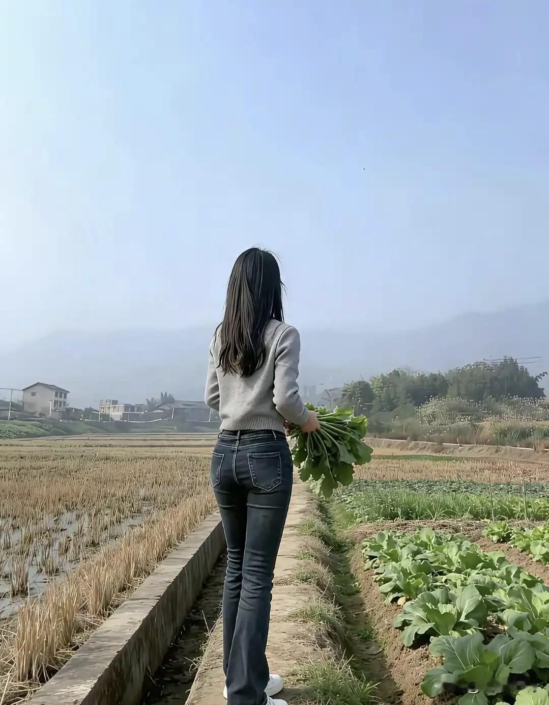 女孩子怎么穿搭既时尚又好看?基础款单品不能少，像白T恤、牛仔裤。