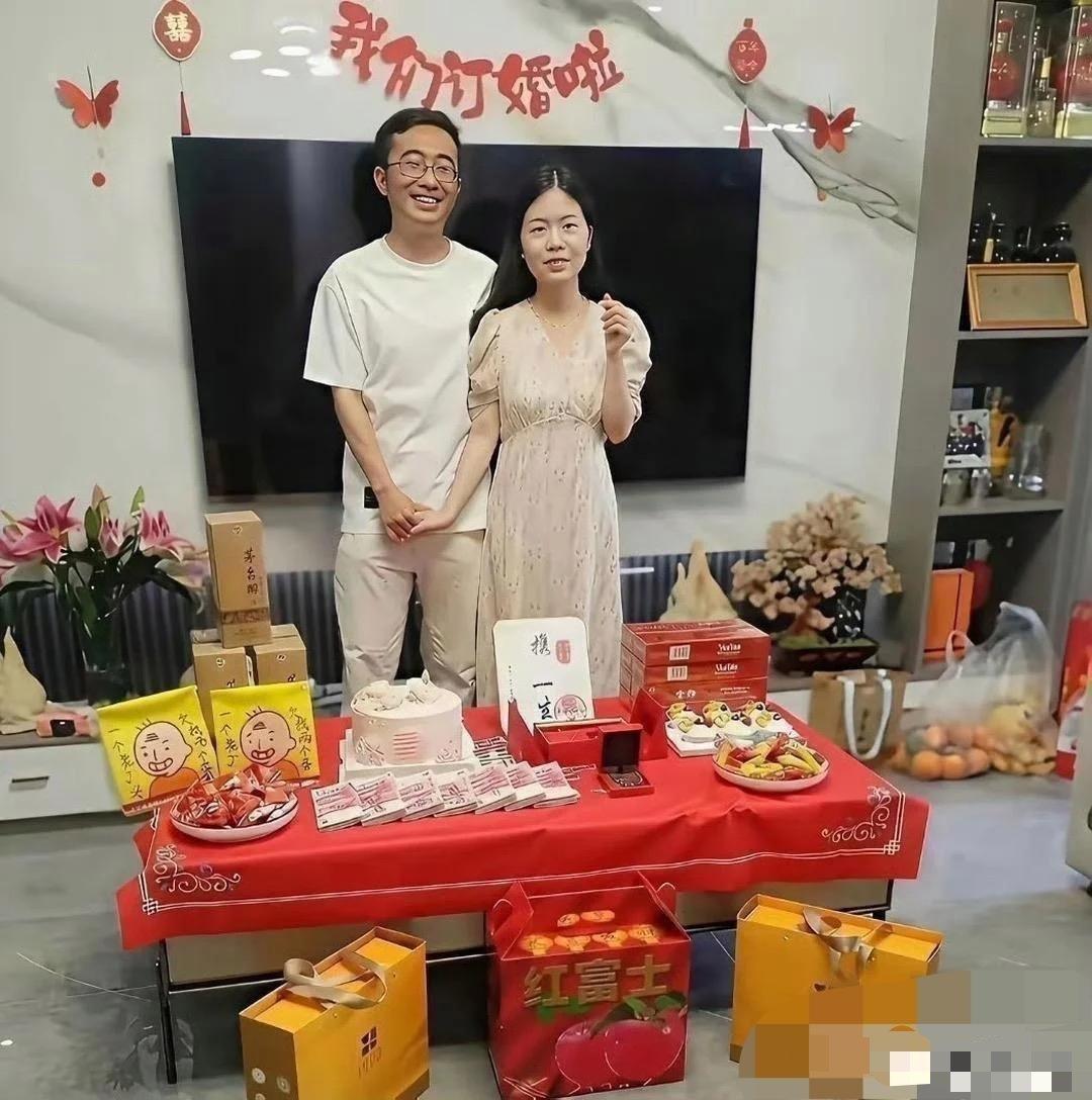 同样是订婚，答案都在桌子上