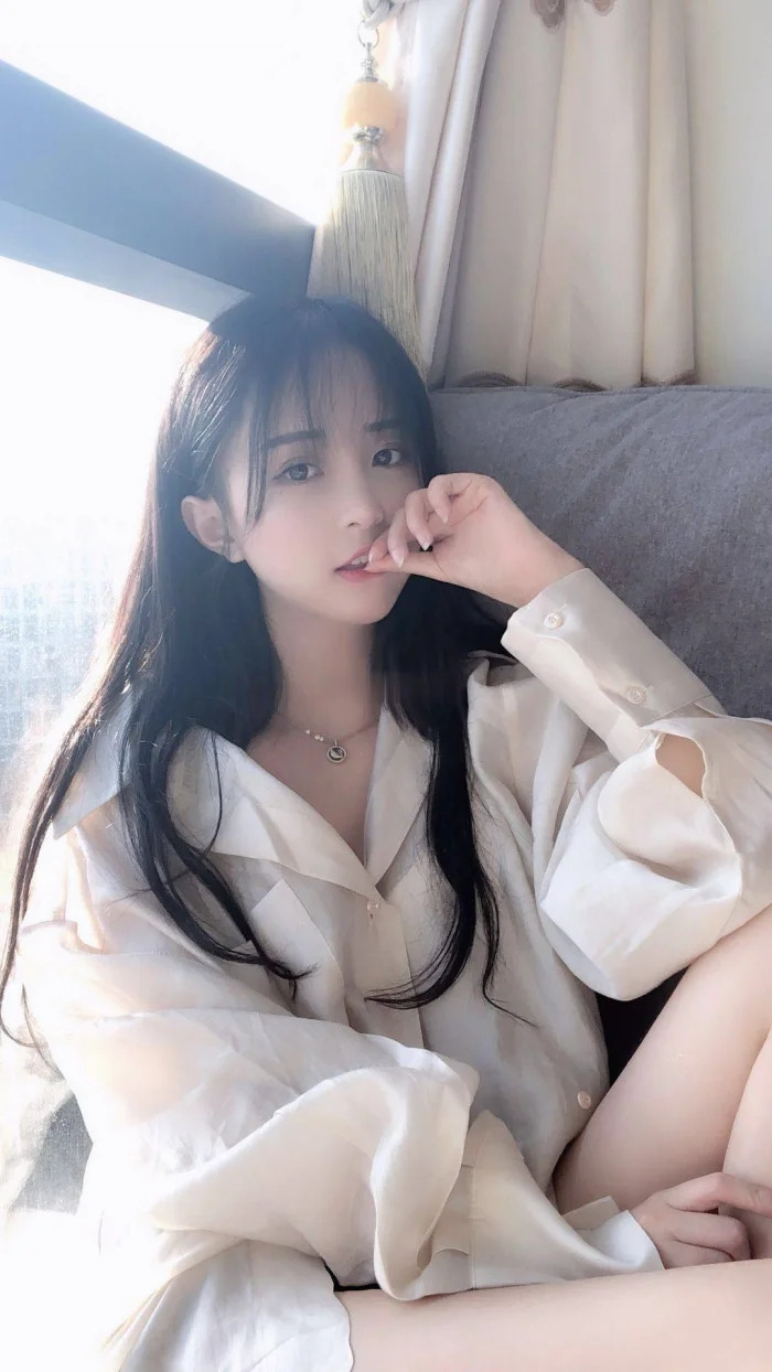 好粘人的小妹妹