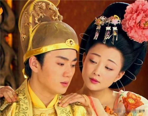 武则天毒杀亲姐姐的真相，原来是动了她的命根子。武顺，武则天的亲姐，寡妇带娃投奔