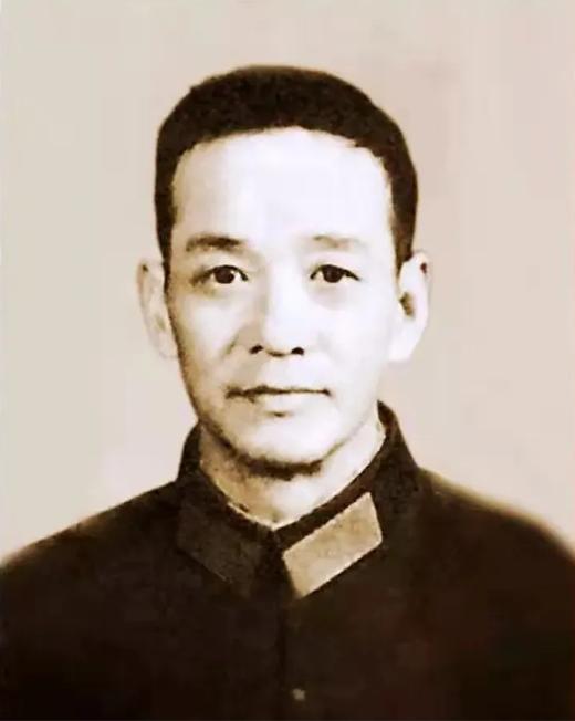 1937年，陈昌浩的警卫员被马家军发现，但敌人看了一眼，就让他走。谁知，一个叛徒