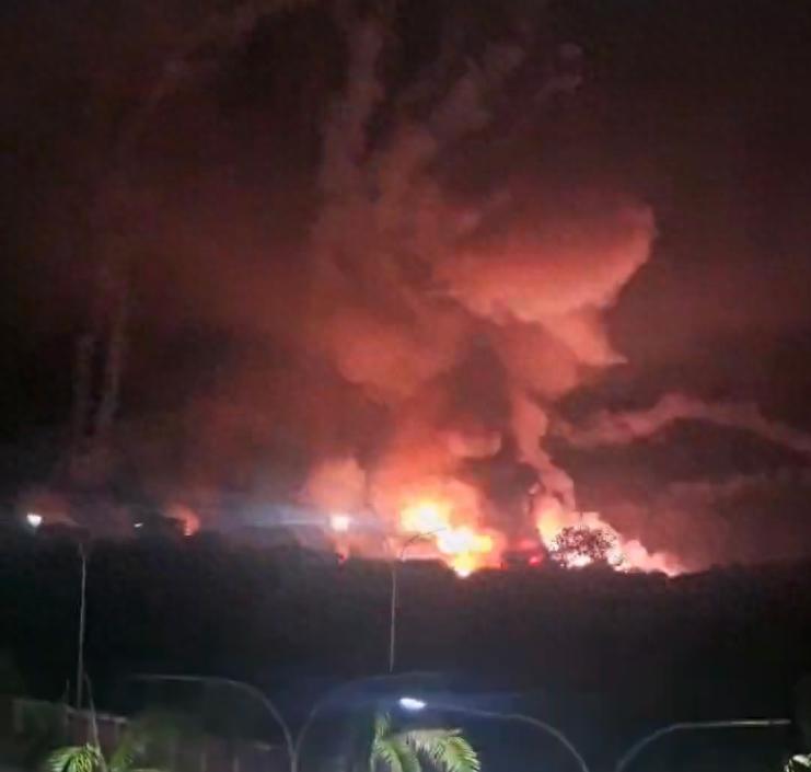 特种渗透+电子战+空袭，精准锁定马杜罗未遇任何抵抗，美军3小时颠覆委政权，上演几