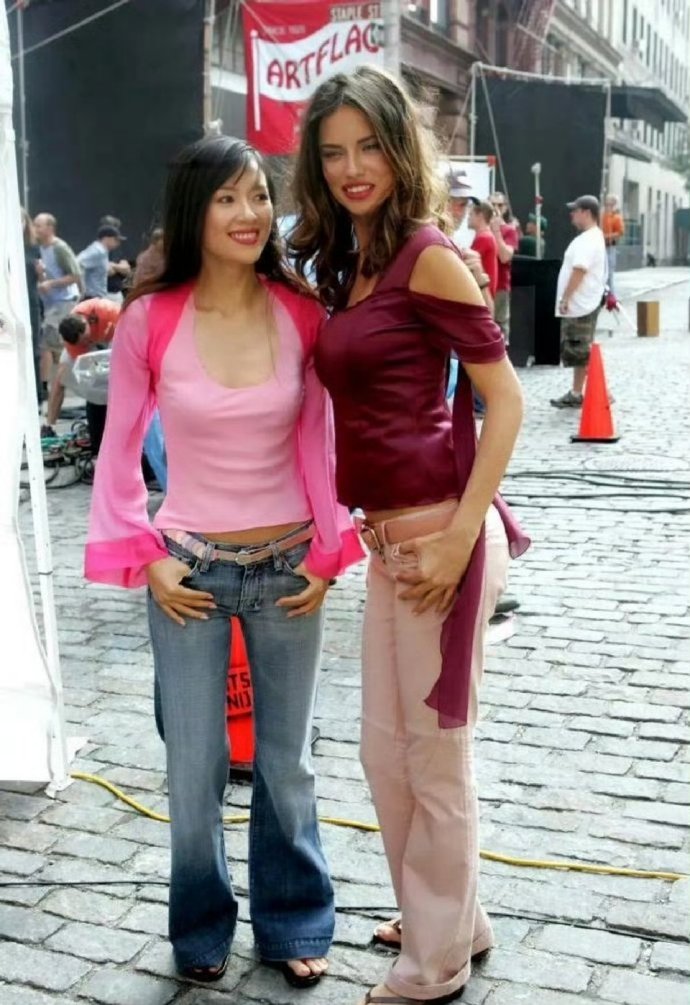 章子怡早期这穿着绝了，那时候才是真正的国际章​​​