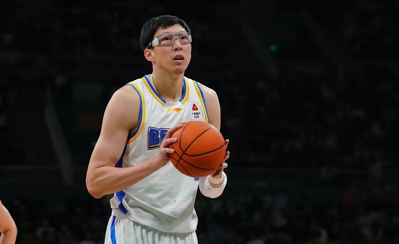 中国男篮五位弃将！郭士强最应该把谁召回来？1、林葳现在男篮后卫线的问题特别致命，突破攻坚能力严重匮乏