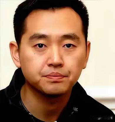 我天，刚才刷到一个消息，给我震得半天没回过神。当年的乒乓王子孔令辉，现在在做紫