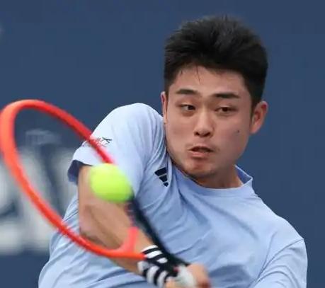 火力全开！吴易昺36记制胜分+3-0横扫达克沃斯，4年后再进美网32强！