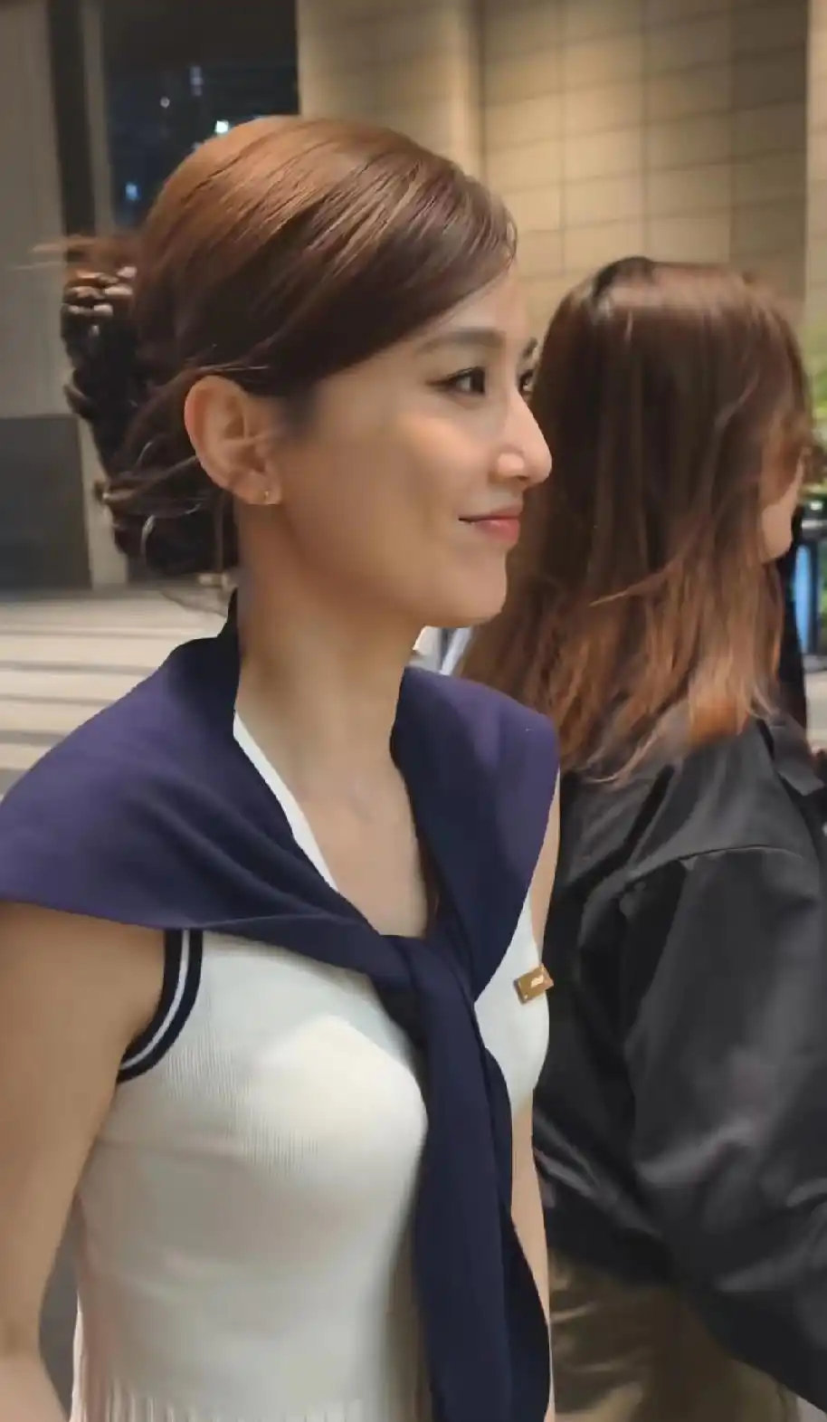 就这么漂亮的女人啦！杨子还整天横挑鼻子竖挑眼，活该他被离婚！看人家黄圣依现在有钱