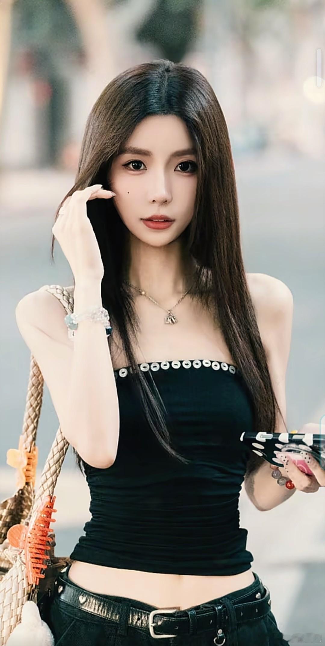 街拍清纯女孩小姐姐