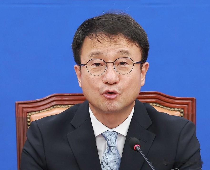 6月18日，韩国共同民主党院内代表韩炳道在国会政策调整会议上释放善意信号，表示眼