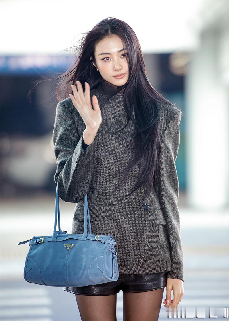 1.17meovvgawon韩国出发prada米兰时装周