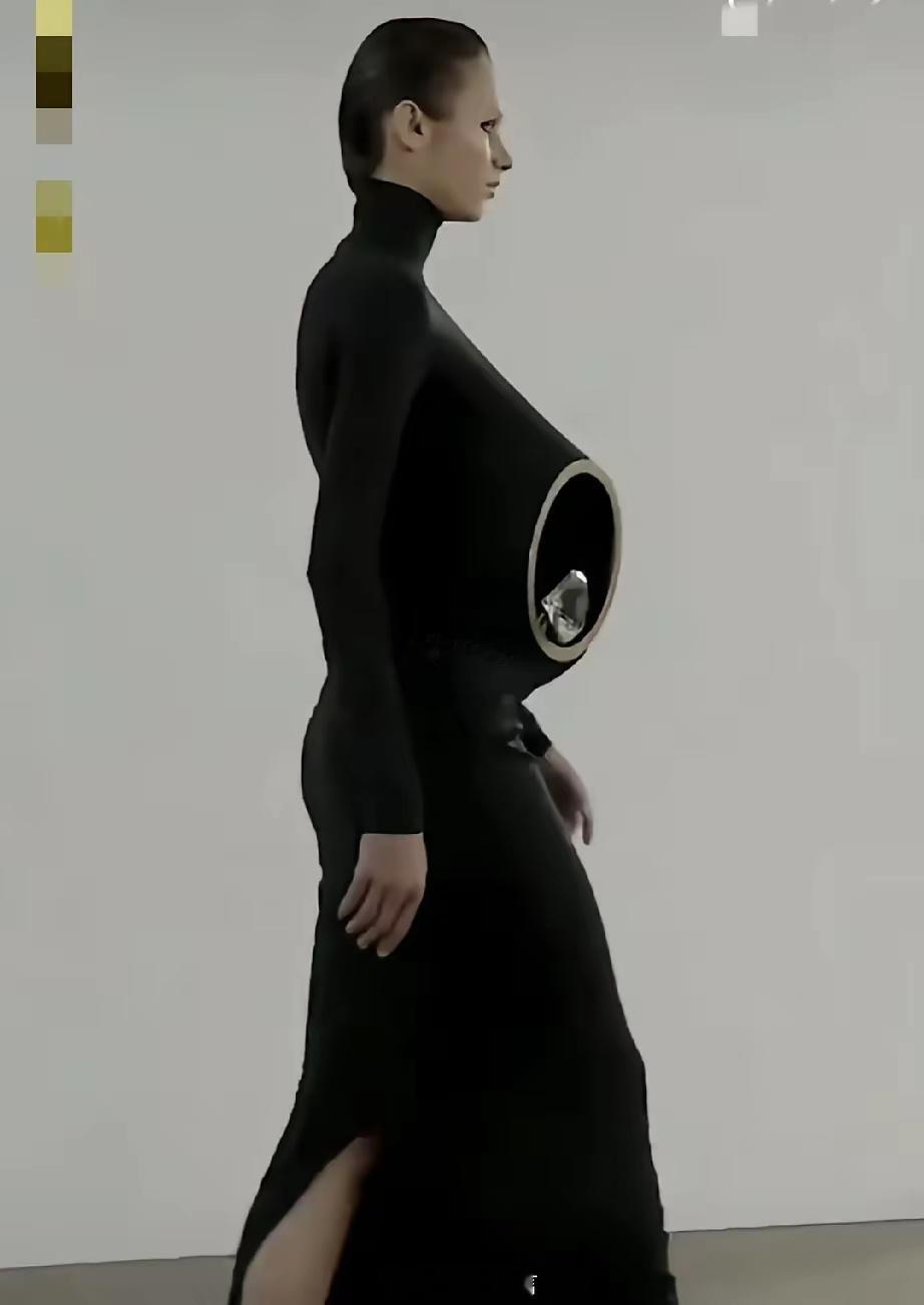 明星追求的时尚，一般人有时候真的欣赏不来。