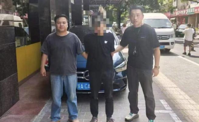 这胆子也太大了！6月16日报道，西安一卤肉店老板觉得营业额总是不太对劲，明明每天
