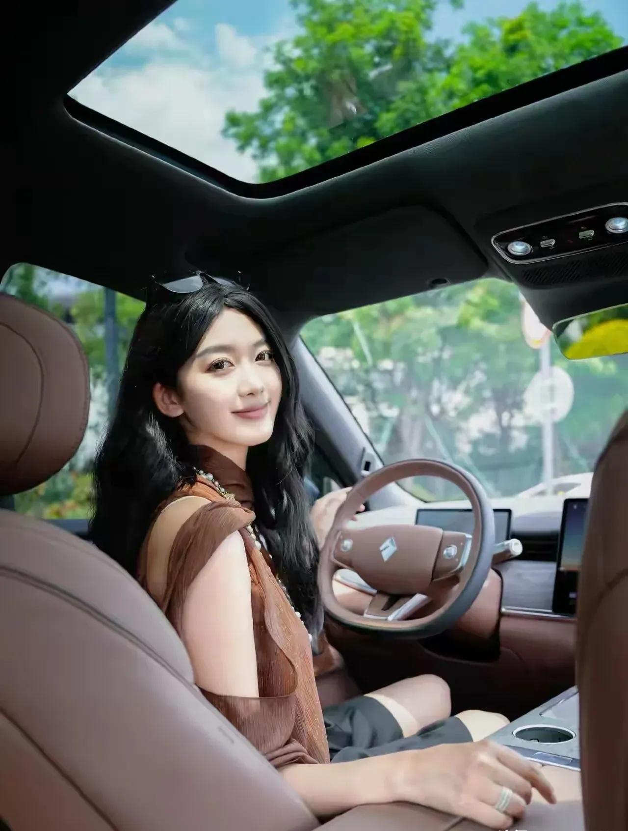 业内疯传的国内车企最新排名：第一名：一汽集团第二名：东风汽车第三名：上汽集