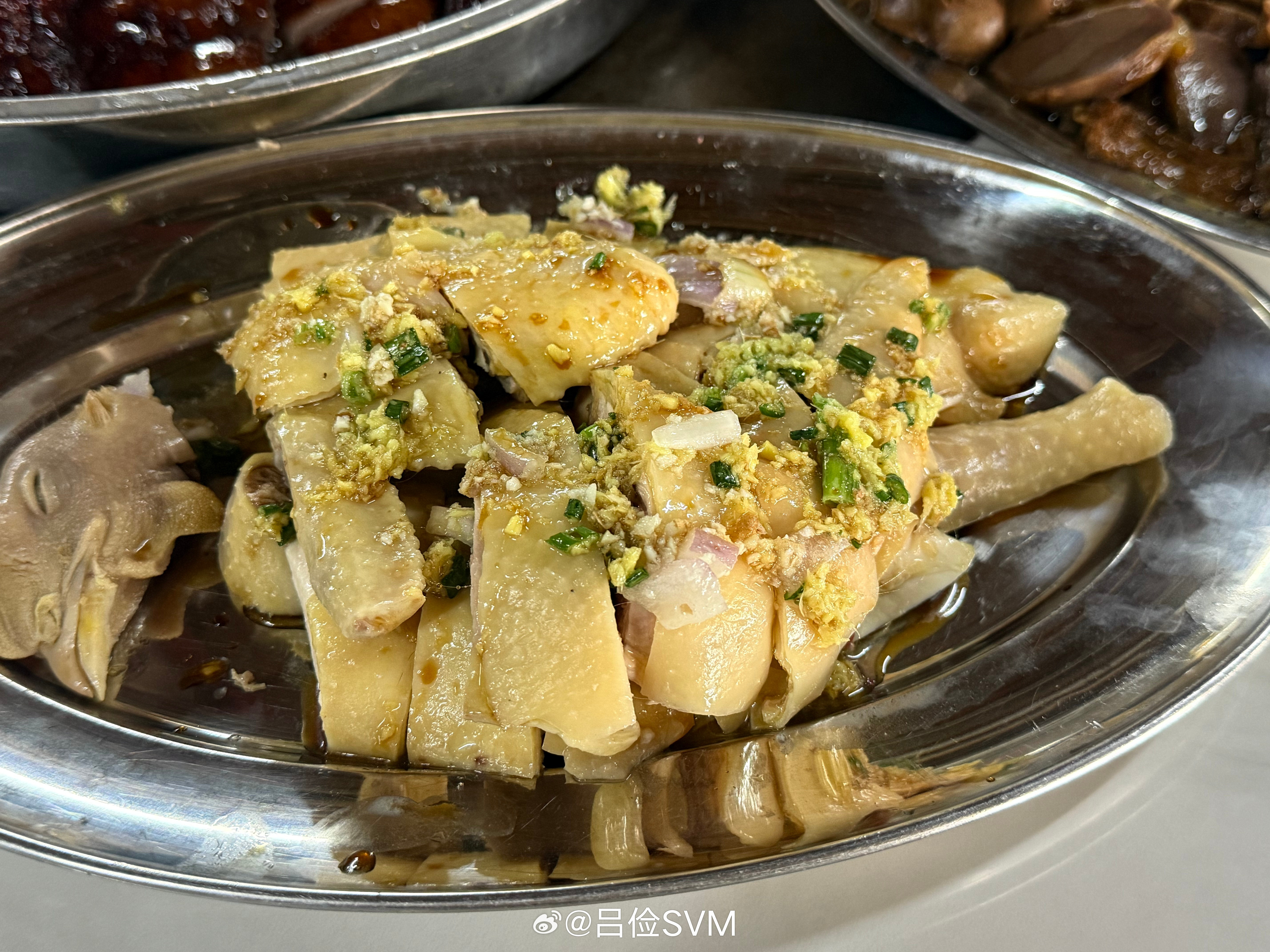 没有一个🐔能出广东，最近吃了：五指毛桃铜盘鸡、葱油鸡、无花果鸡汤、红葱头蒸鸡、