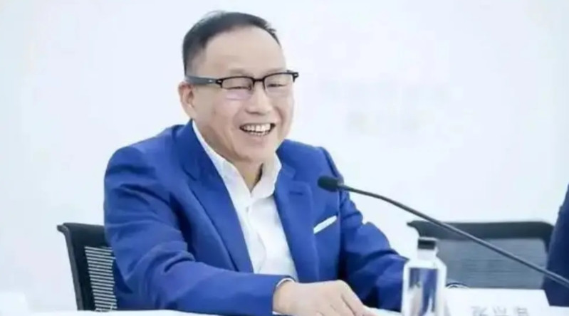 赛力斯给人的感觉就是，我都听你的，反正你说什么就干什么。其它的，你这路子不错跟你