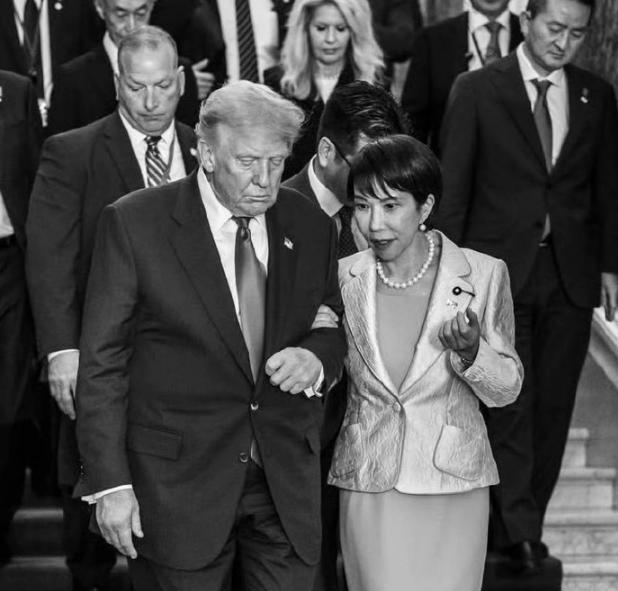 布丽吉特牵着丈夫的手，高市早苗挽着梅拉尼娅丈夫的手臂，官配山本拓拒绝为妻子锦上添