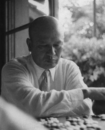 1950年，白崇禧到台湾后，发现老部下朱怀冰竟是邻居，一时高兴，立刻上门探望。谁