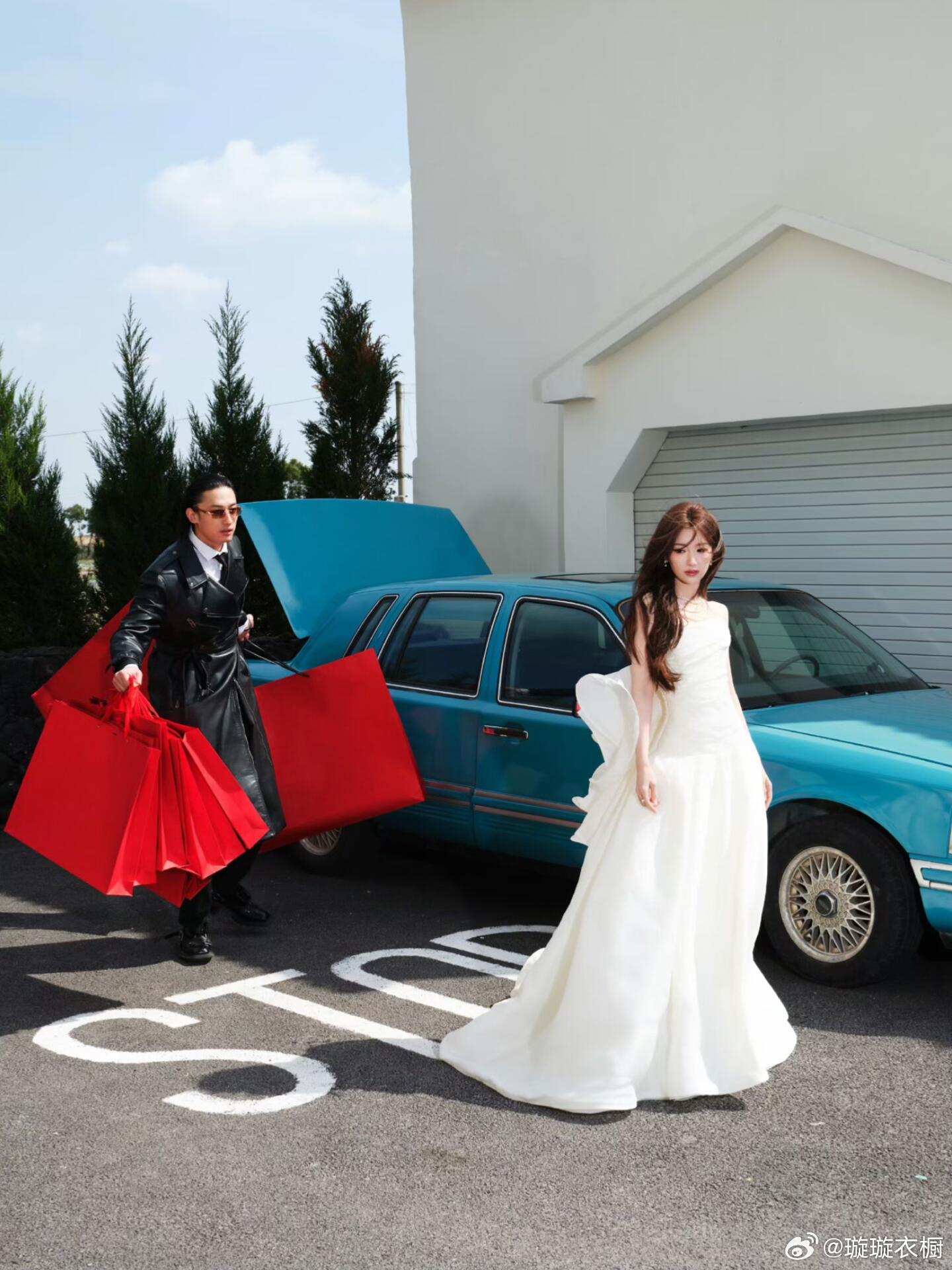 毛晓彤太美啦吧！完全就是在逃新娘~