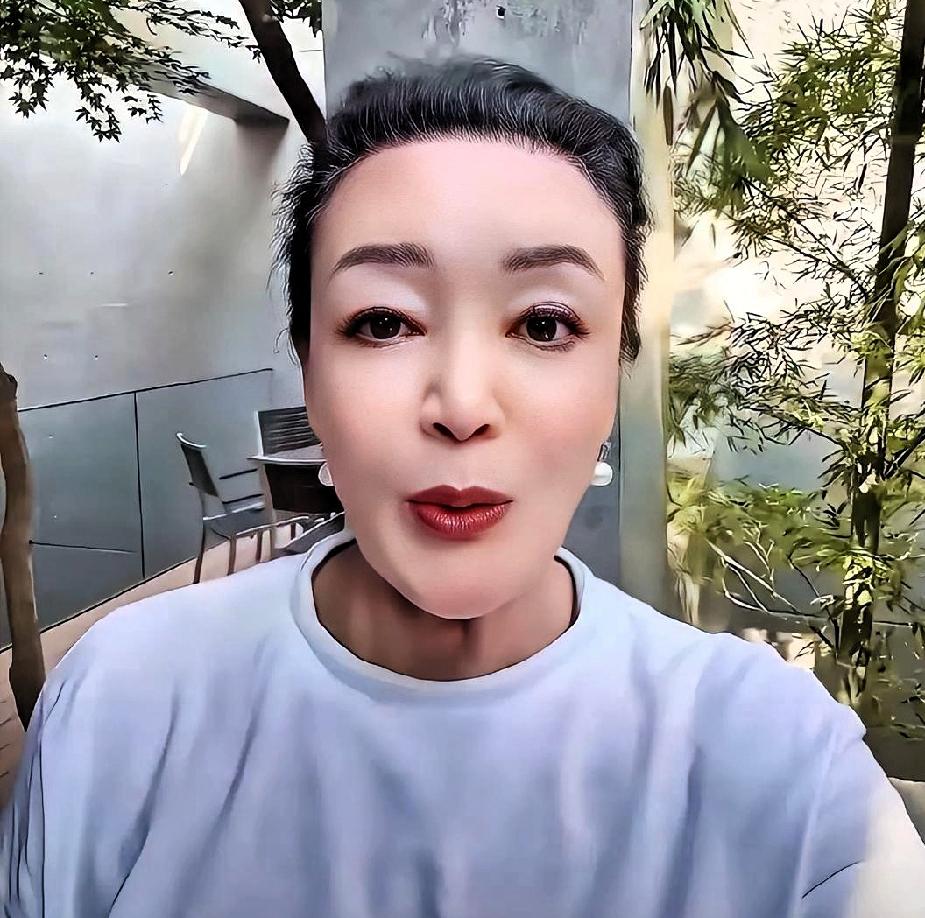 张兰为麻六记贡献40%销售额，儿子说她没股权。她月薪：2.3万。2026年3