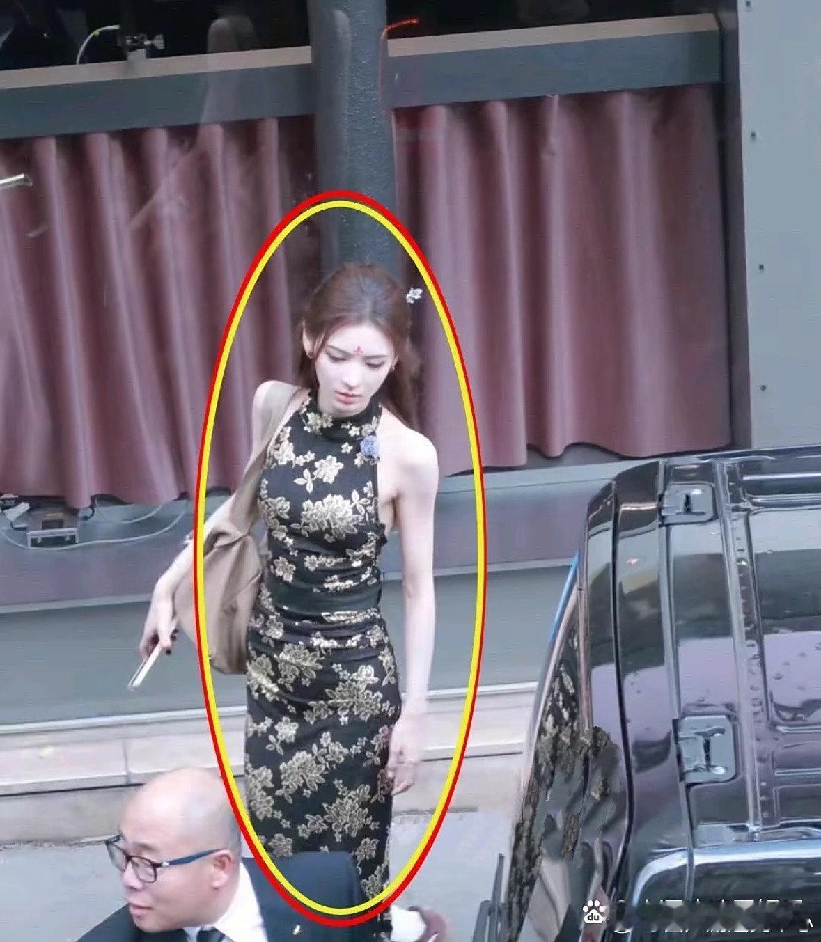 张予曦穿旗袍，走在街上回头率超高​​​