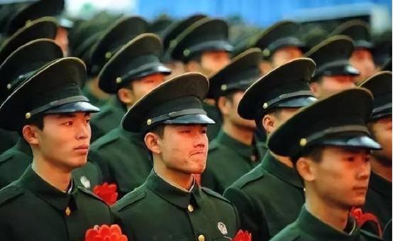 为什么要召回，国家这么多兵不够用的吗？五大战区，有战区是不能动的，预防边境，国